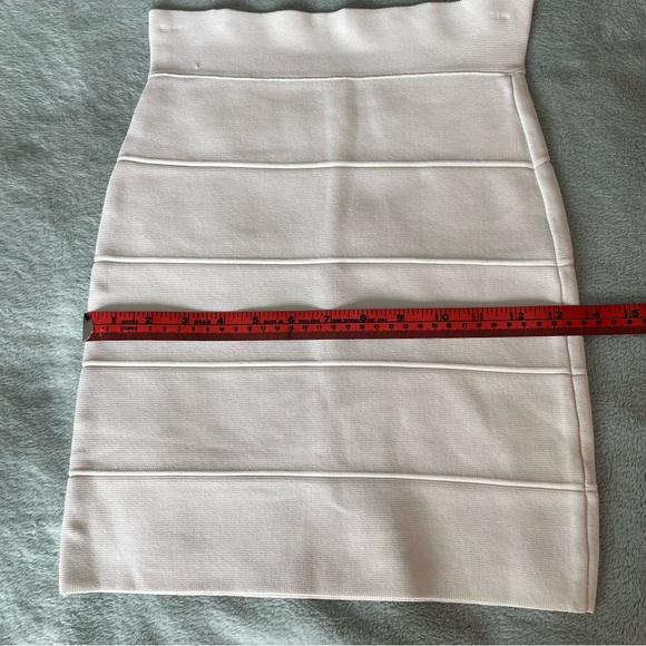 Bcbg MaxAzaria size Xs bandage skirt white - Picture 4 of 7